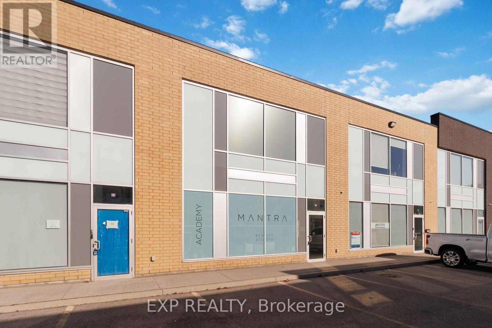 57 - 1215 QUEENS WAY E