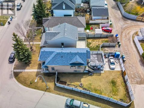 15967 Everstone Road SW Calgary AB T2Y4E5
