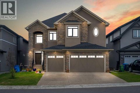 205 Kinniburgh Cove Chestermere AB T1X0Y6