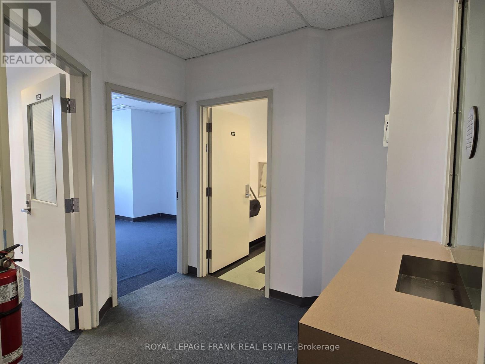 205 - 310 SIMCOE STREET S