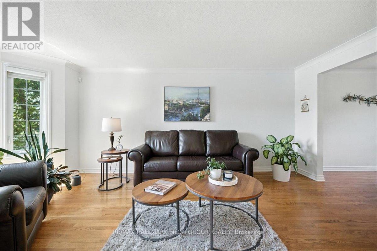 6109 SILVERBIRCH STREET