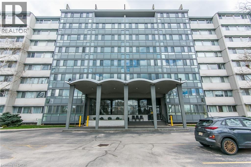 24 MIDLAND Drive Unit# 402