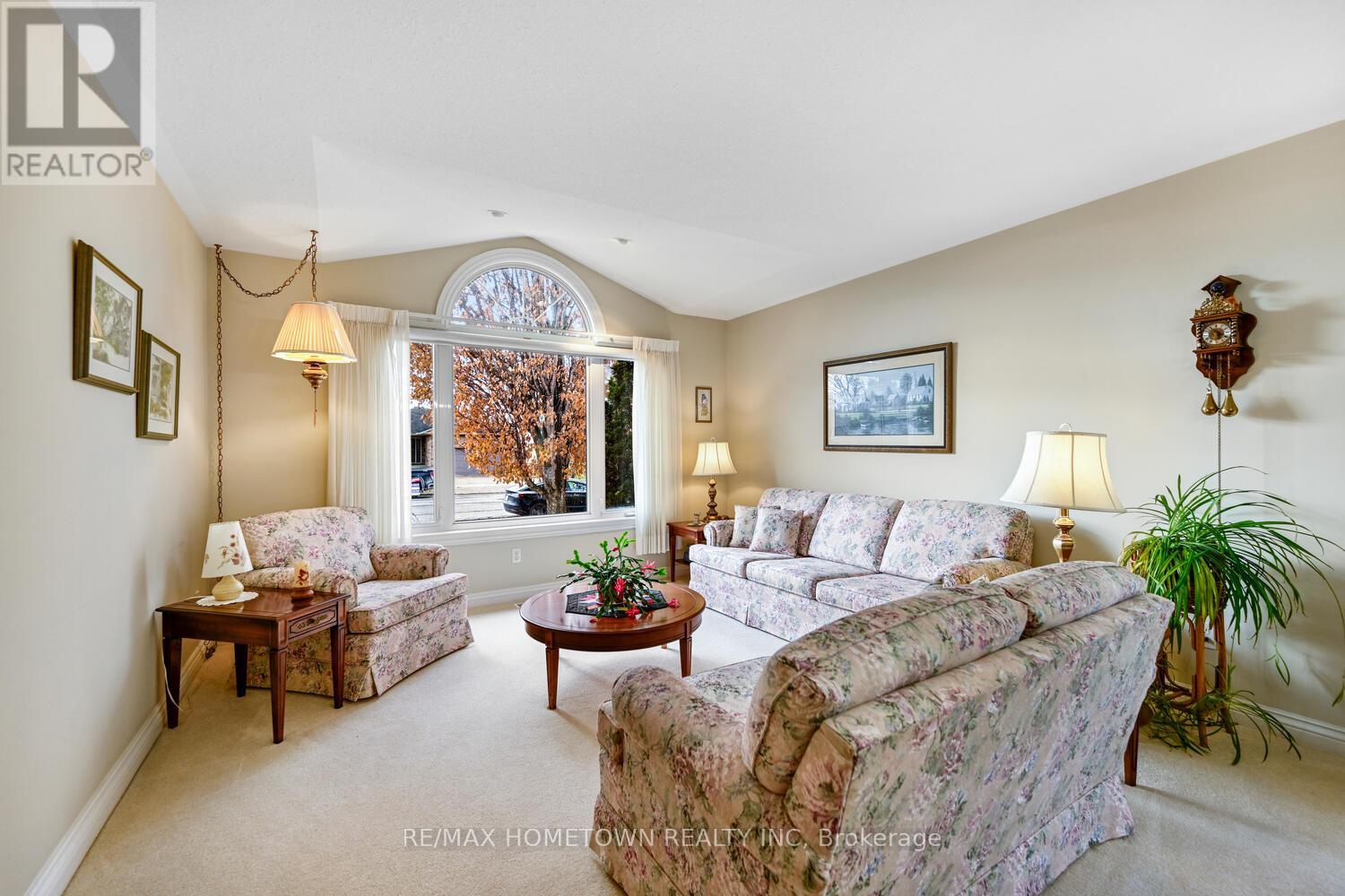 1095 BRIDLEWOOD DRIVE