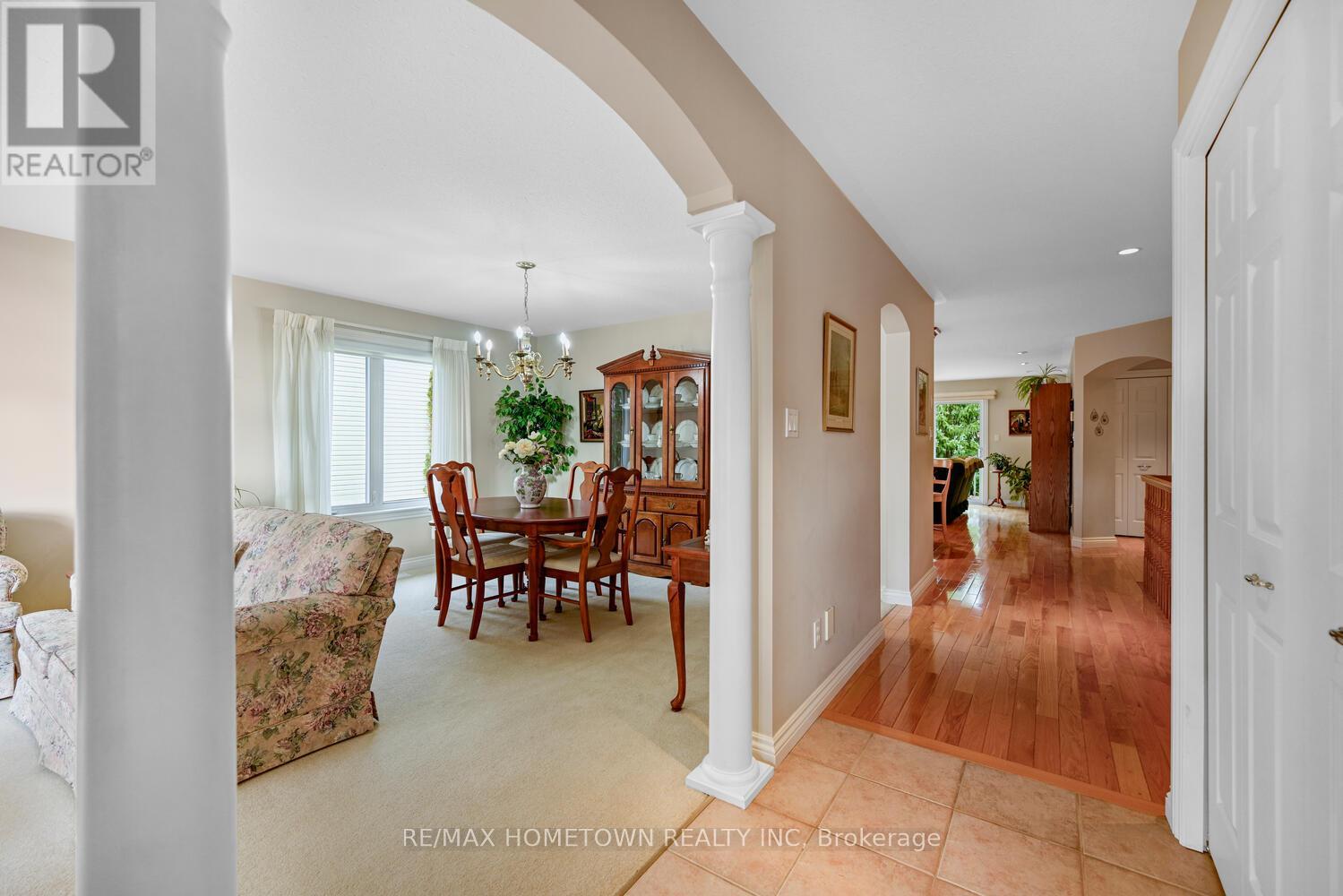 1095 BRIDLEWOOD DRIVE