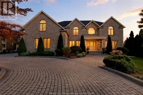 492 OLD TECUMSEH Lakeshore ON N8N3S8