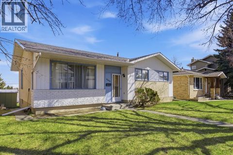 5044 Norris Road NW Calgary AB T2K2P9