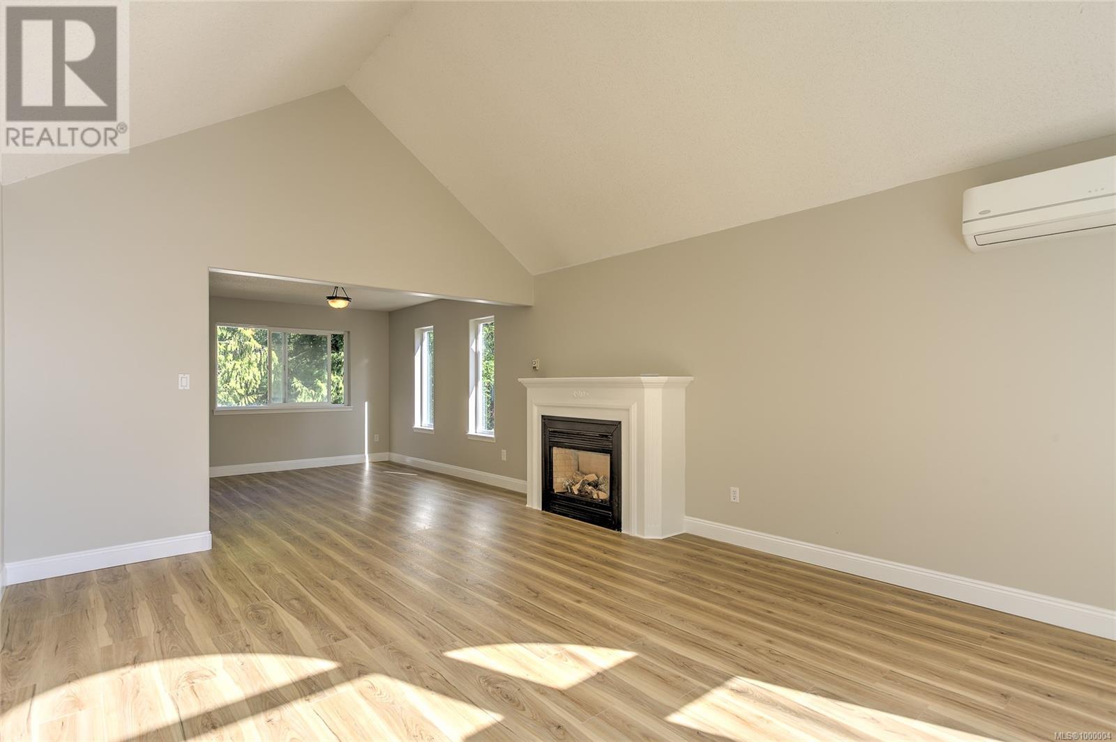 9825/9827 Chemainus Rd