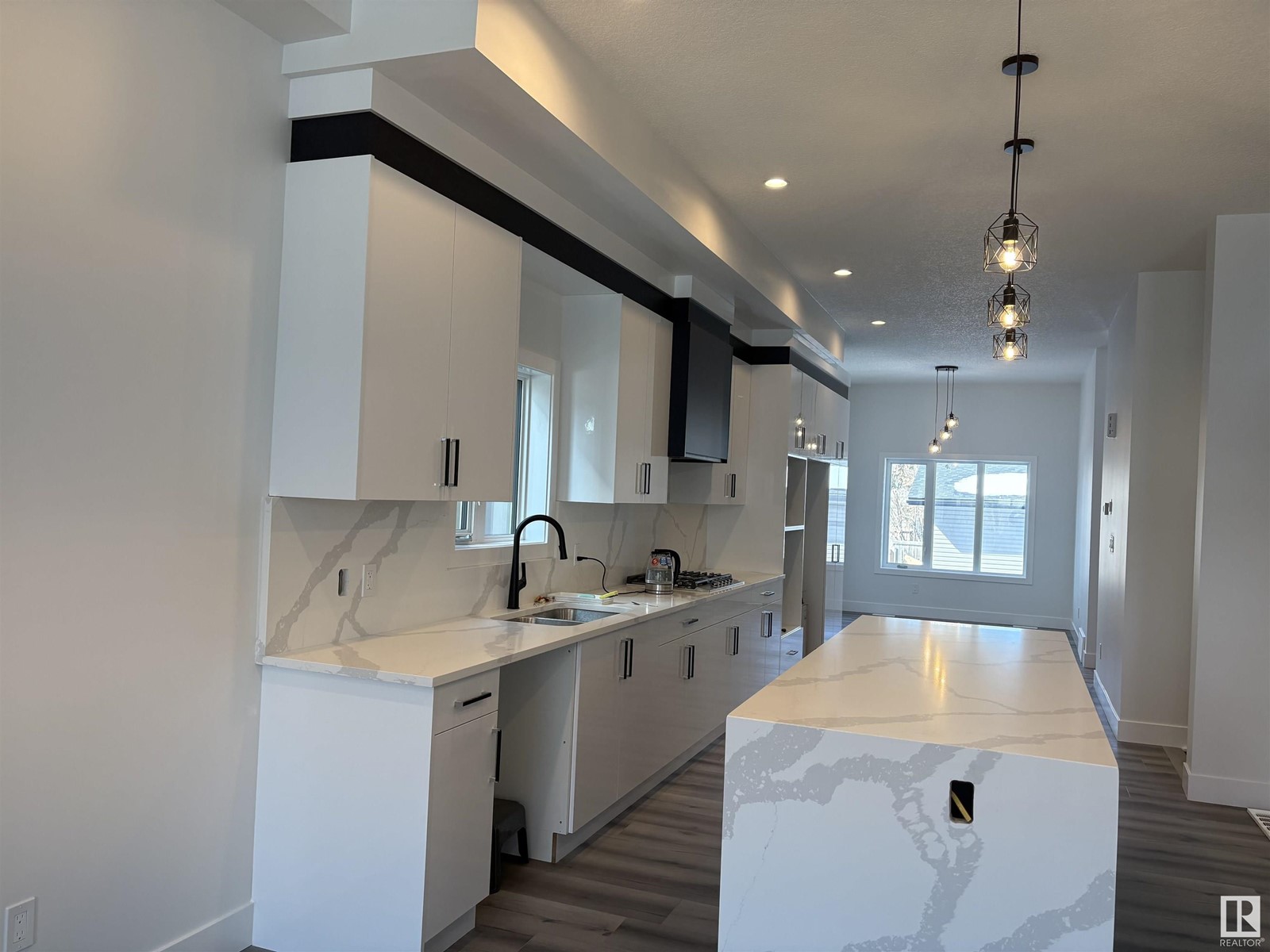 11032 128 ST NW NW