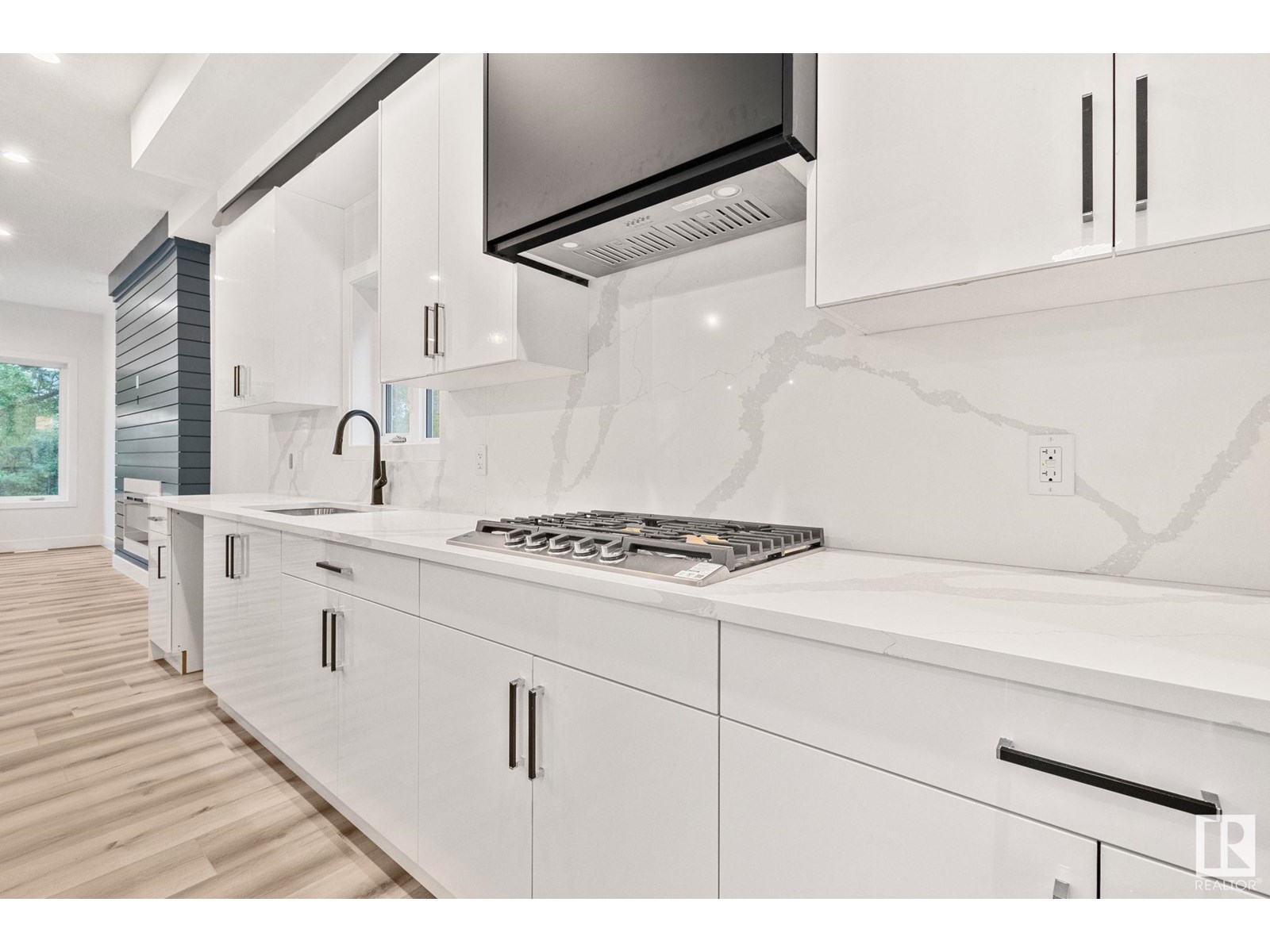 11032 128 ST NW NW