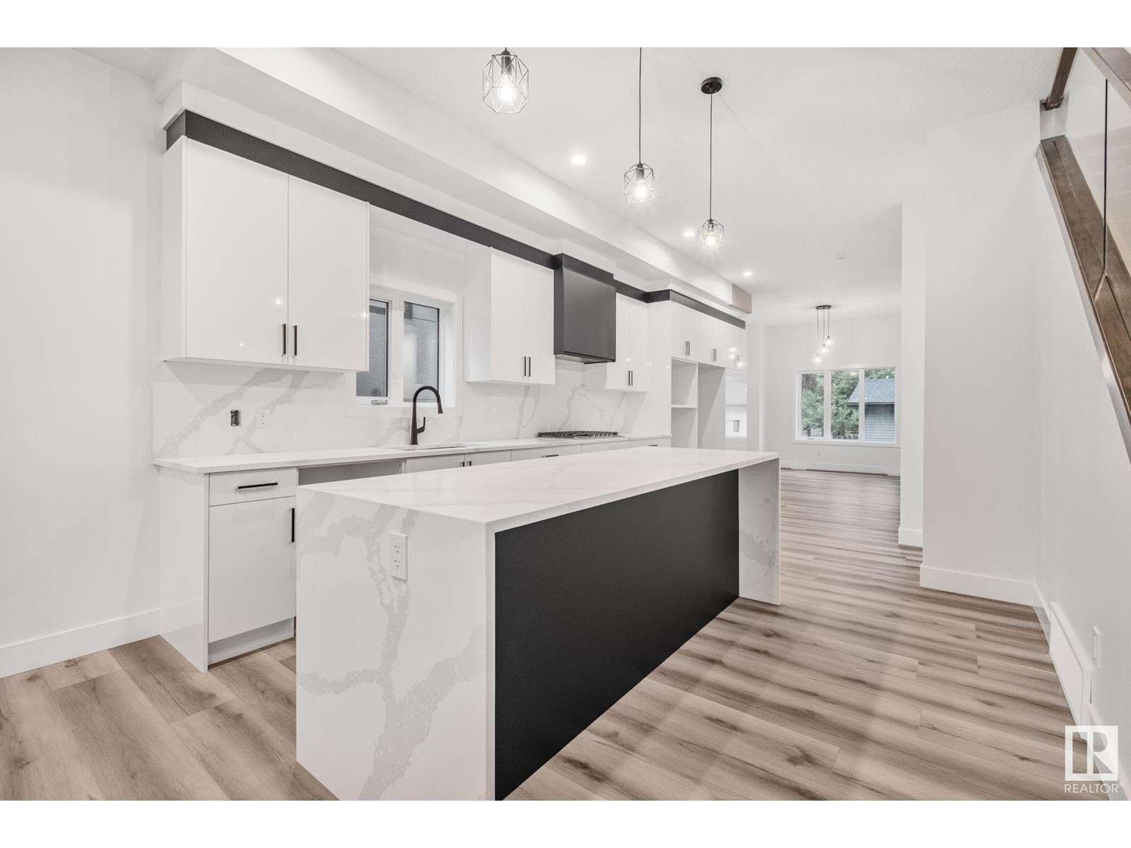 11032 128 ST NW NW