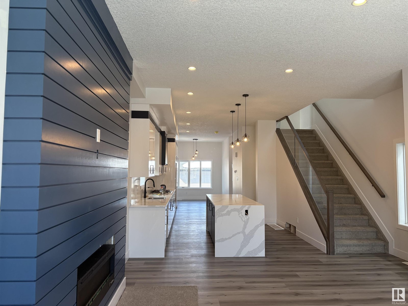 11032 128 ST NW NW