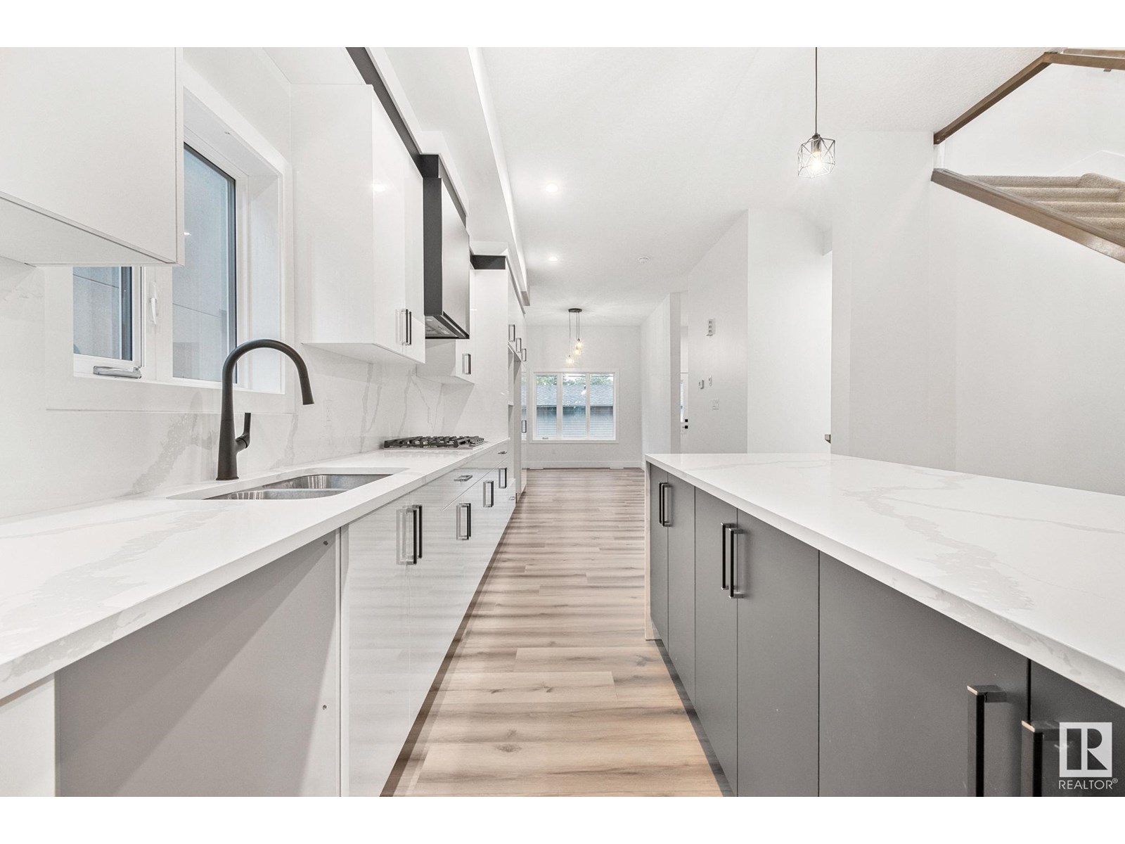 11032 128 ST NW NW