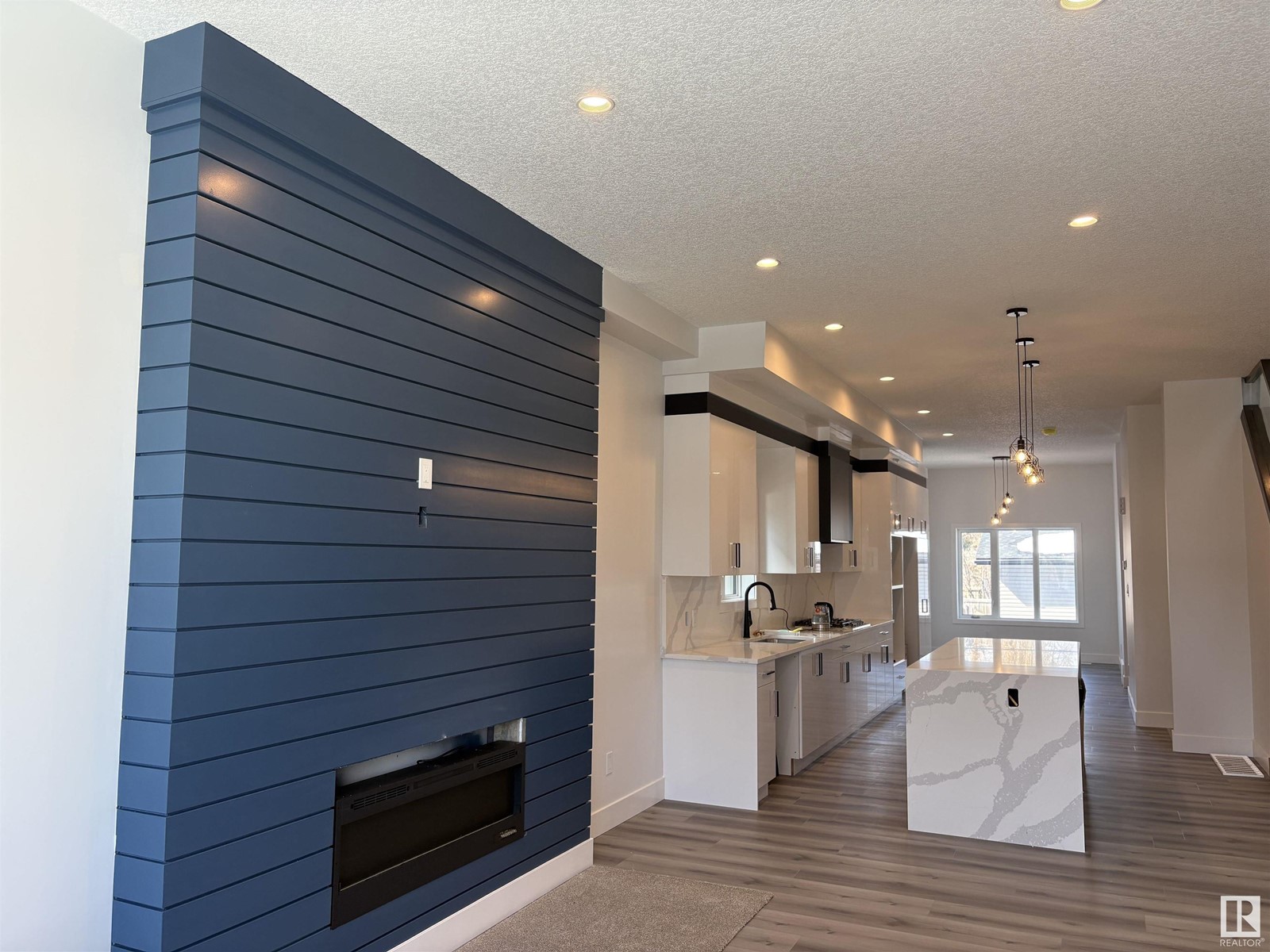 11032 128 ST NW NW