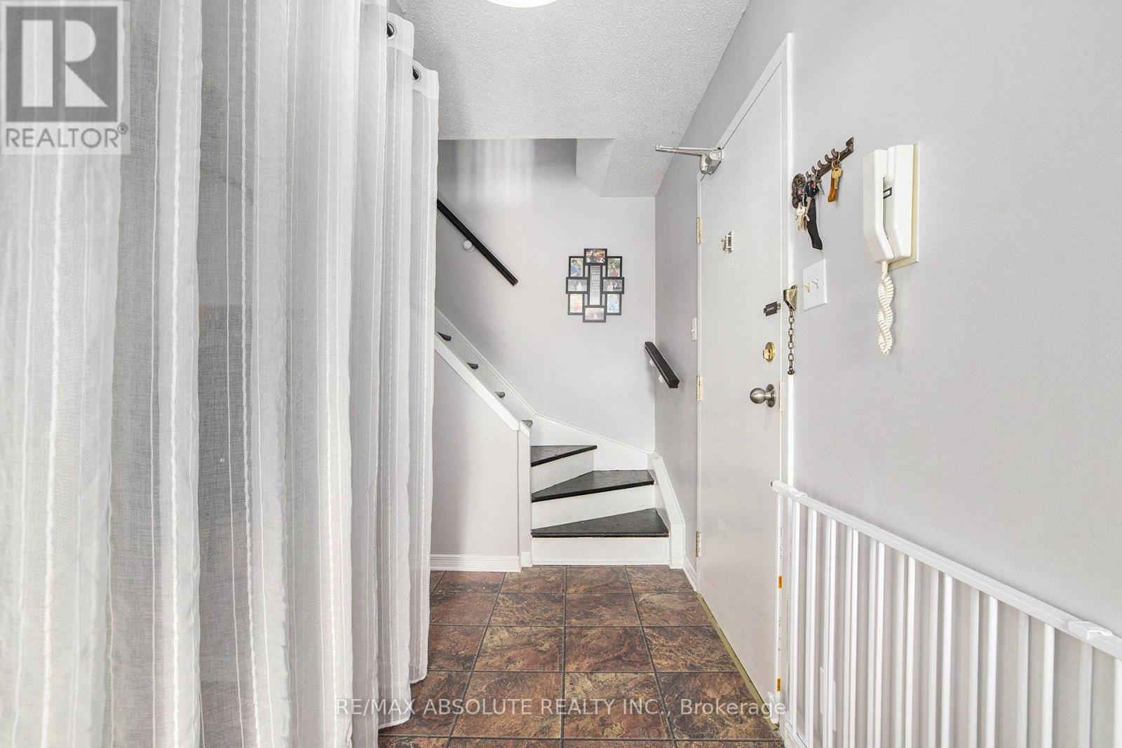 208 - 24 TOWNLINE ROAD W