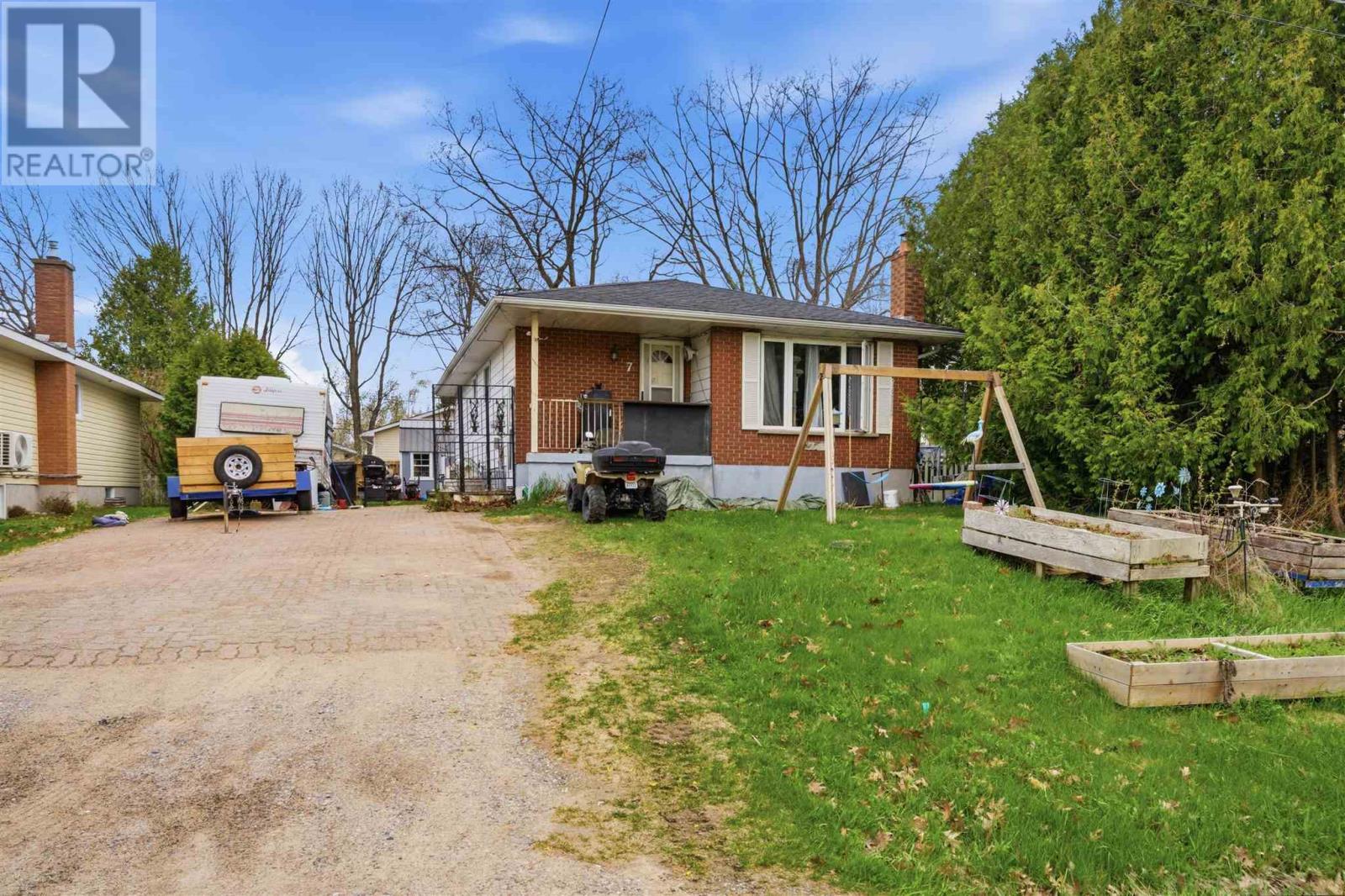 Photo 1 of 29 — 7 Schurm AVE, Blind River, ON P0R1B0