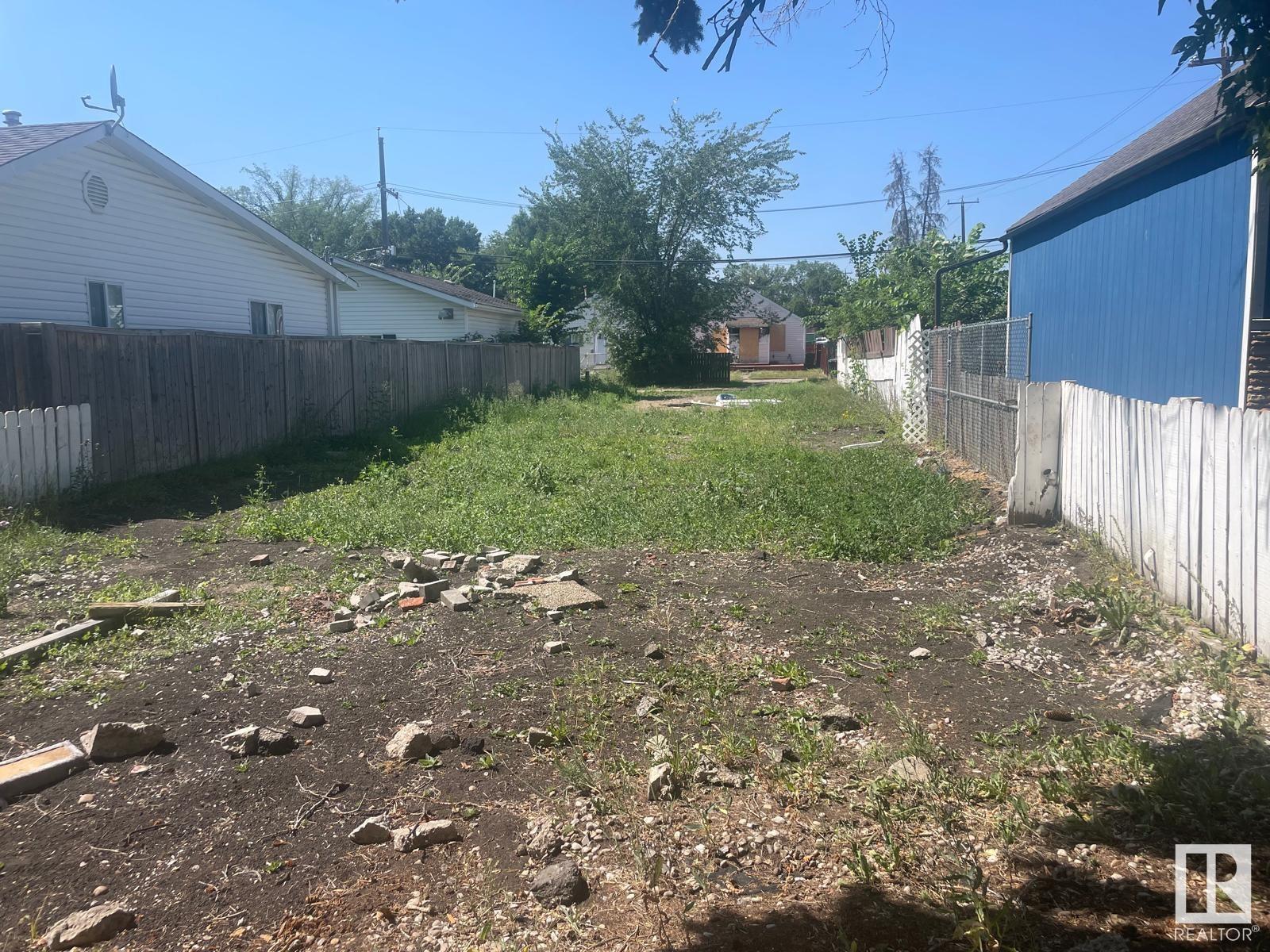 11944 77 ST NW