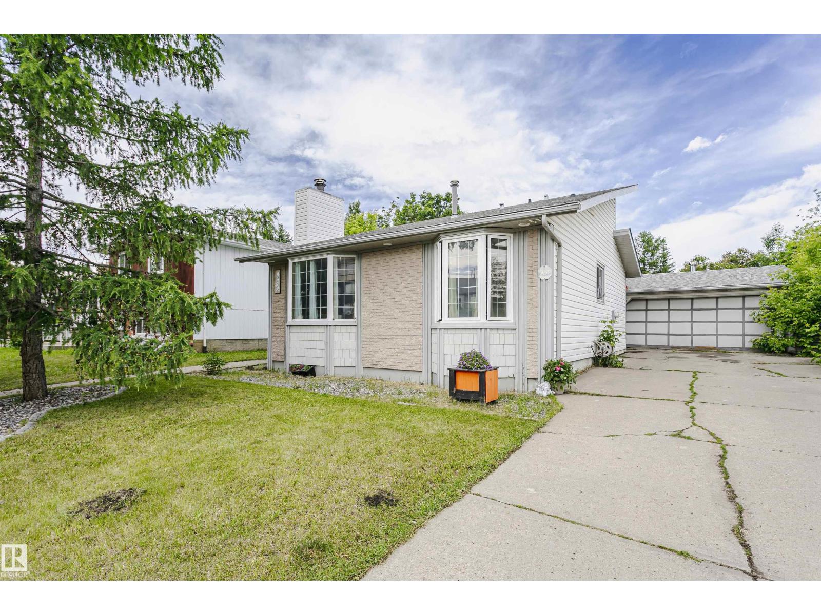 10436 26 AV NW