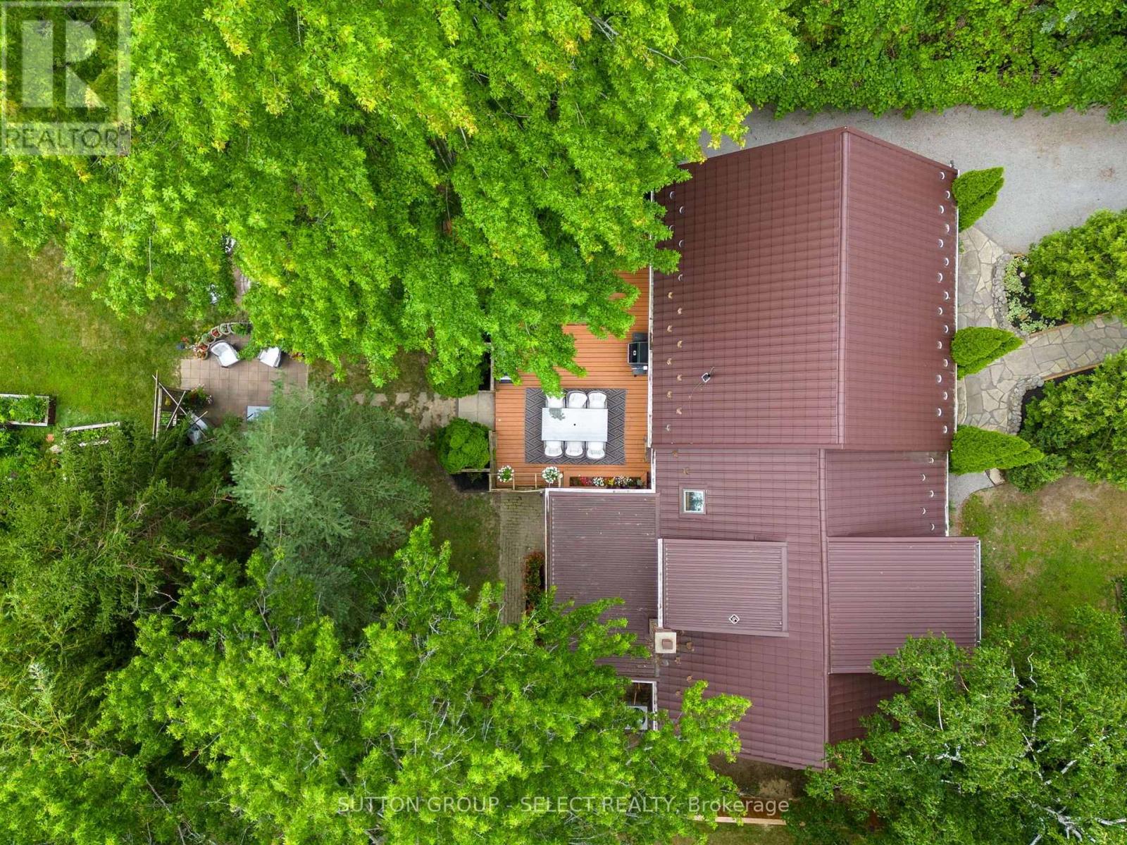 1129 SUNNINGDALE ROAD E