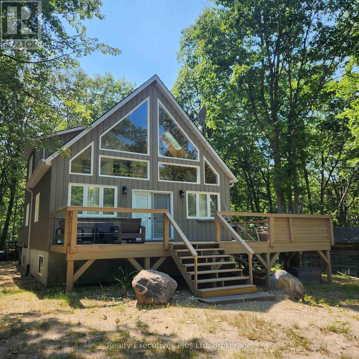 Photo 1 of 41 — 5 MYIINGGAN MIIKAANS LANE, Christian Island 30 (Beausoleil First Nation), ON L9M0A9