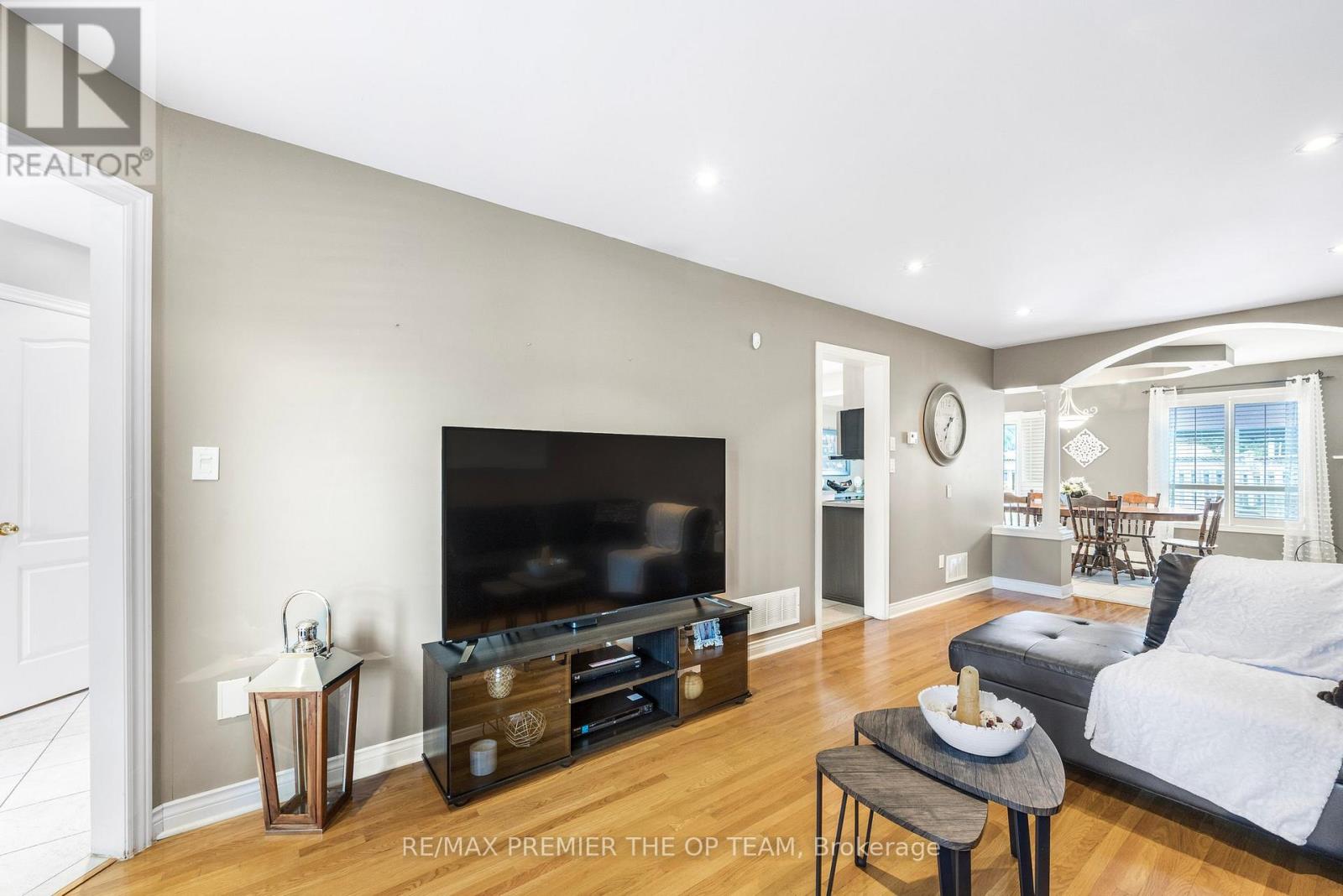 223 LANDSBRIDGE STREET