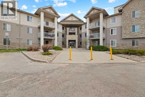 2219, 2600 66  NE Calgary AB T1Y7L1