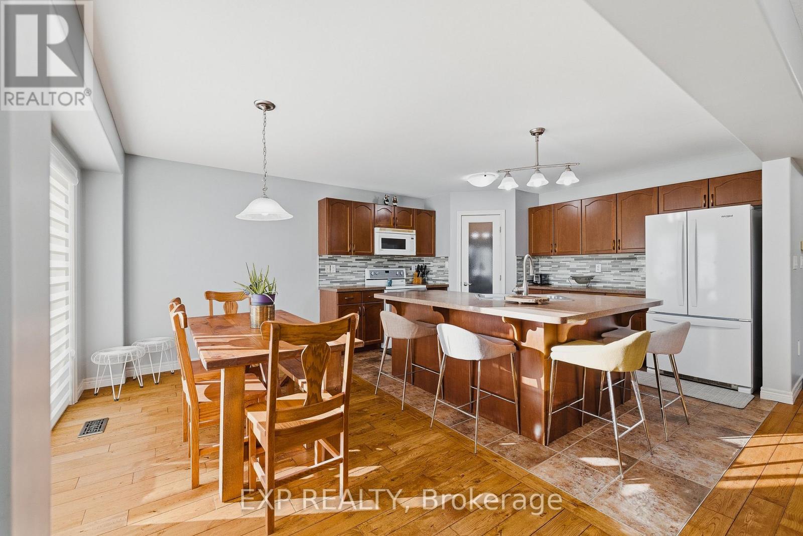 23 DOON CREEK STREET