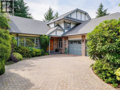 3913 Gibson Crt Saanich BC V8N6E2