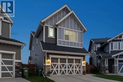 36 Sunrise Crescent Cochrane AB T4C0Z9