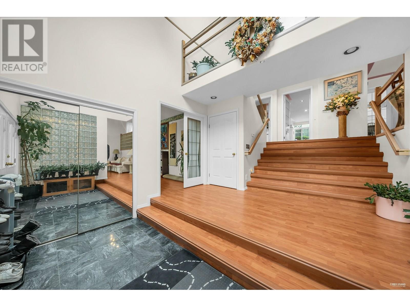 116 RAVINE DRIVE