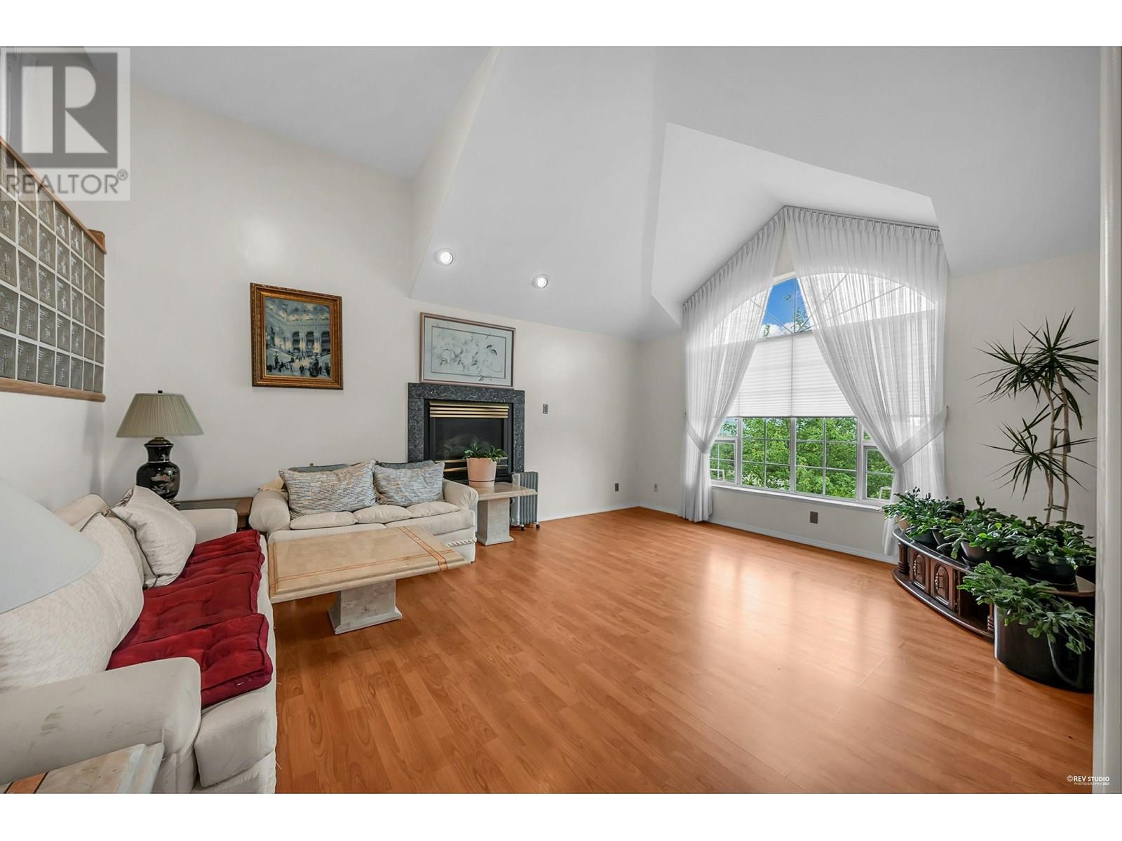 116 RAVINE DRIVE