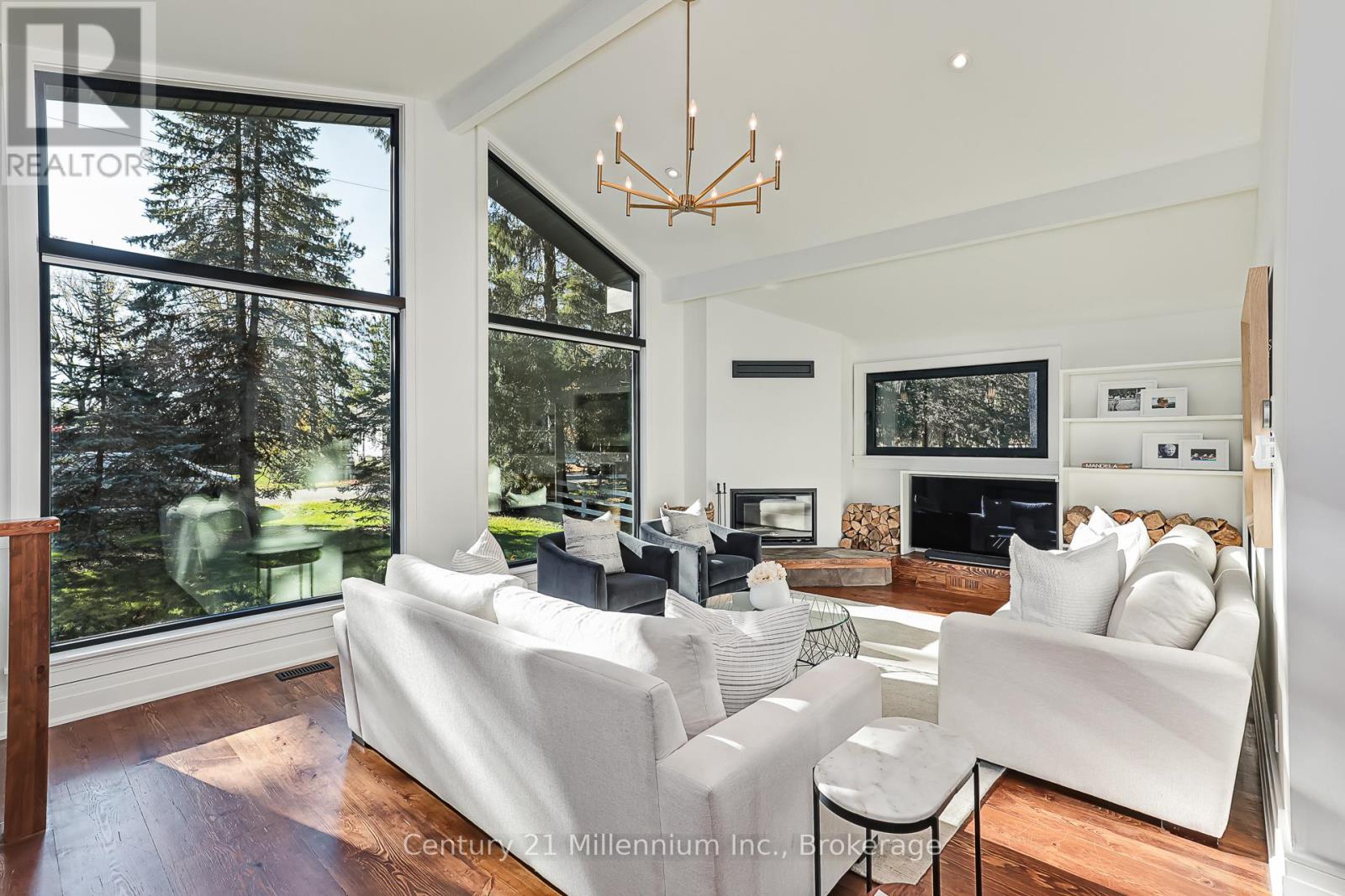 145 RUSSELL STREET W