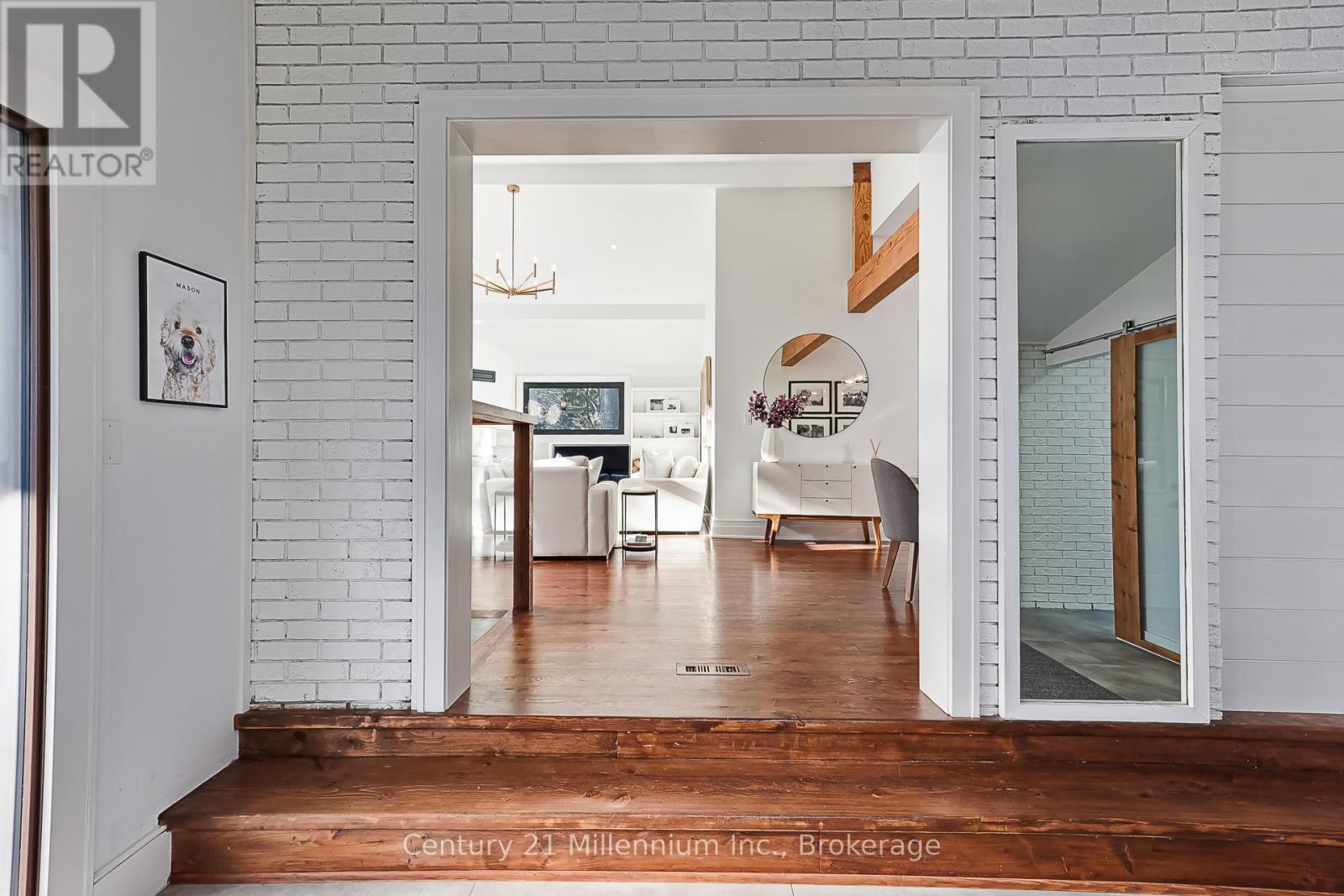 145 RUSSELL STREET W