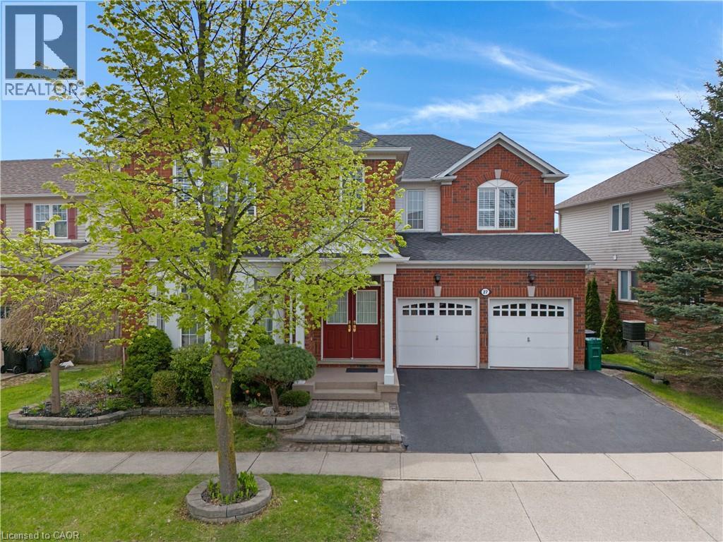 27 GLAZEBROOK Crescent