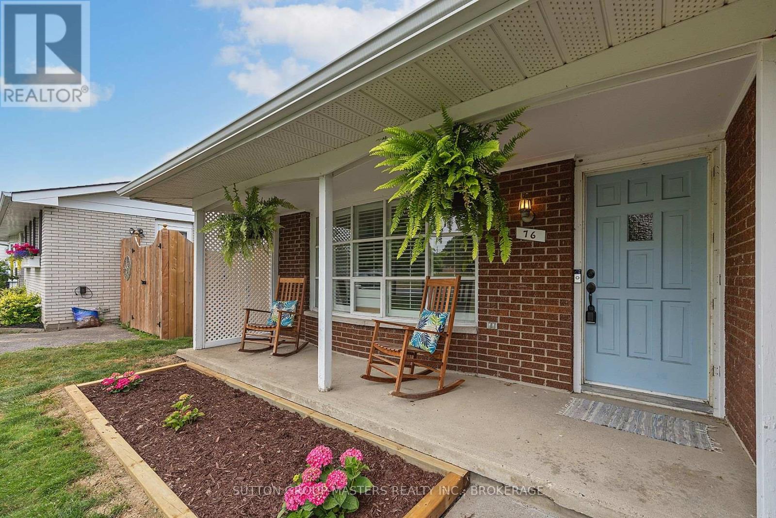 76 SMITHFIELD CRESCENT
