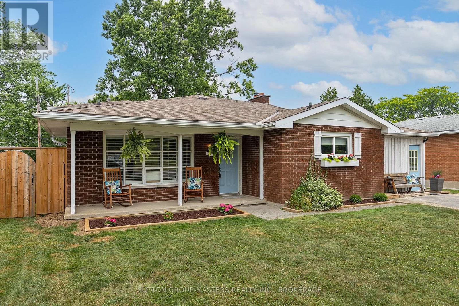76 SMITHFIELD CRESCENT