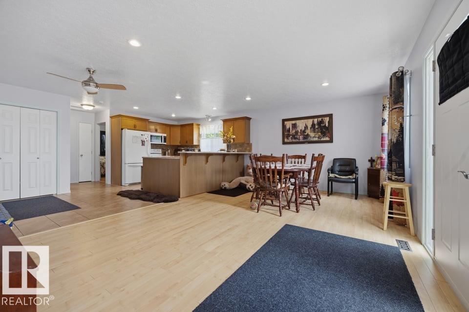 9530 122 AV NW