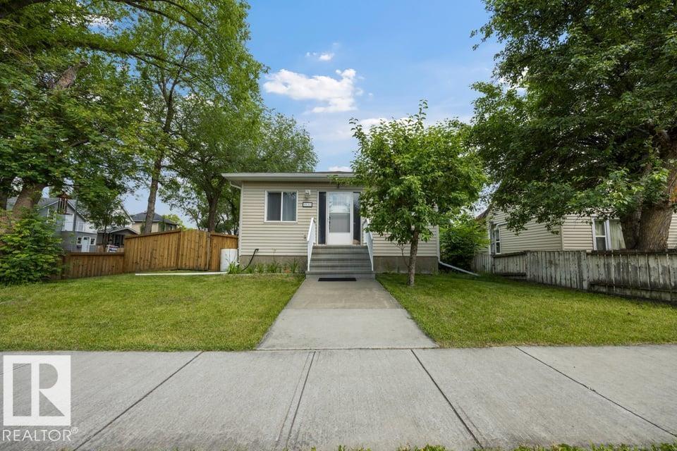9530 122 AV NW