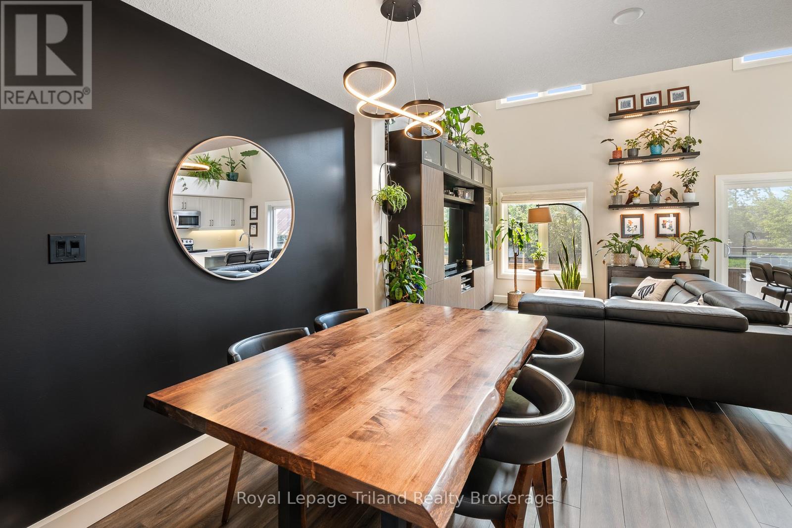 14 - 3202 VIVIAN LINE 37 LINE