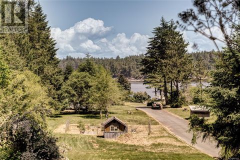 215 Easthom Rd Gabriola Island BC V0R1X2