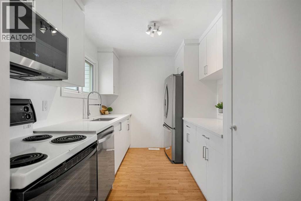 23, 131 Templehill Drive NE