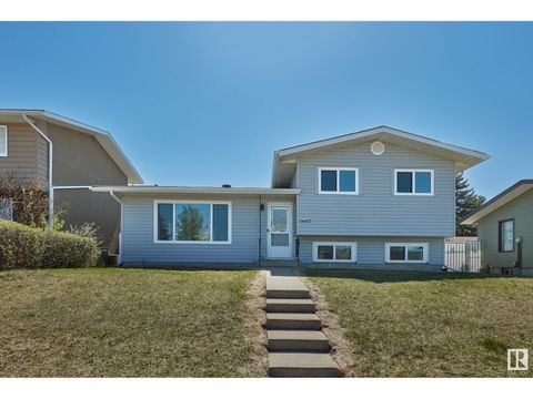 11607 40 AV NW Edmonton AB T6J0R7