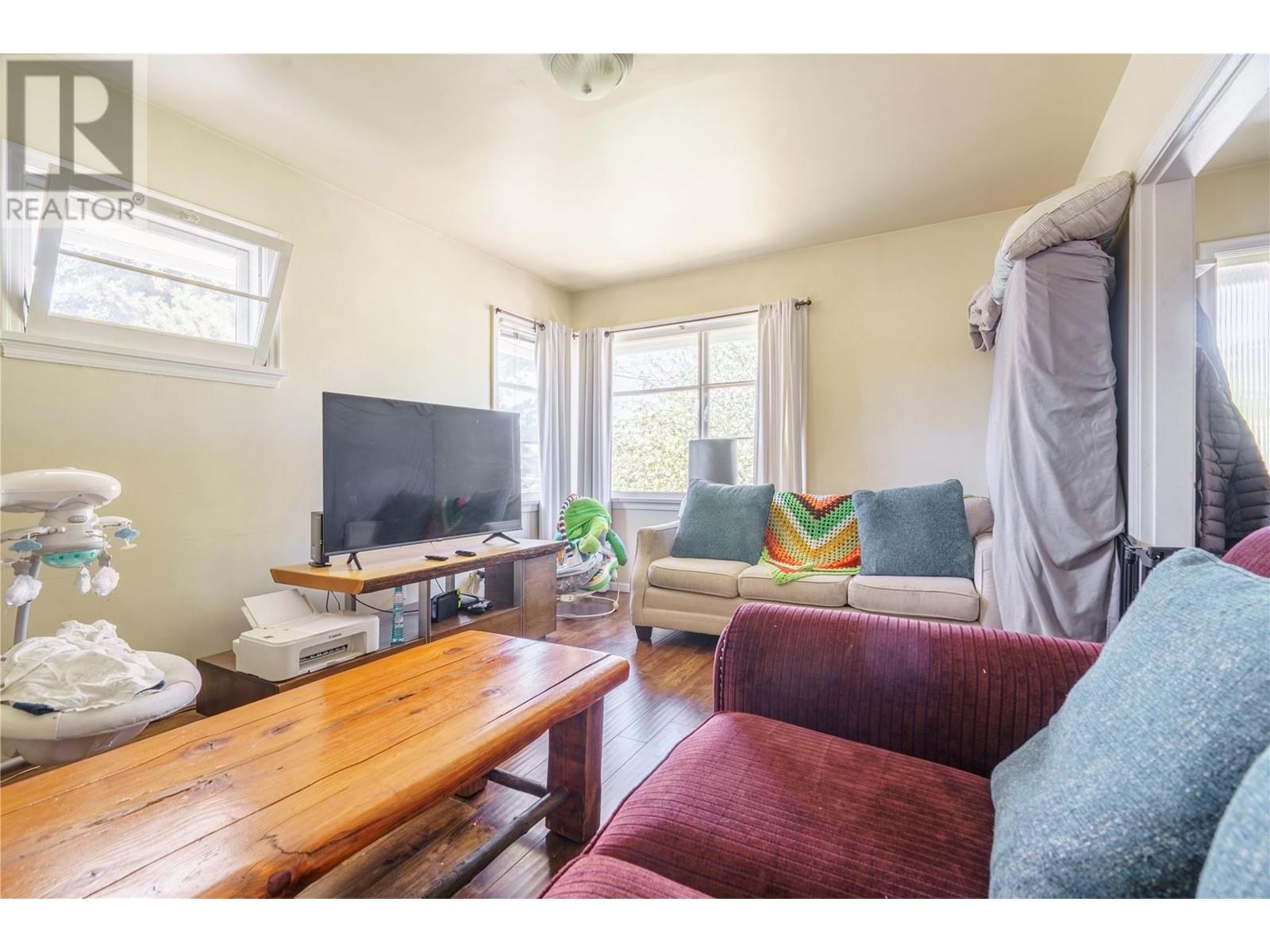 3095 Gordon Drive