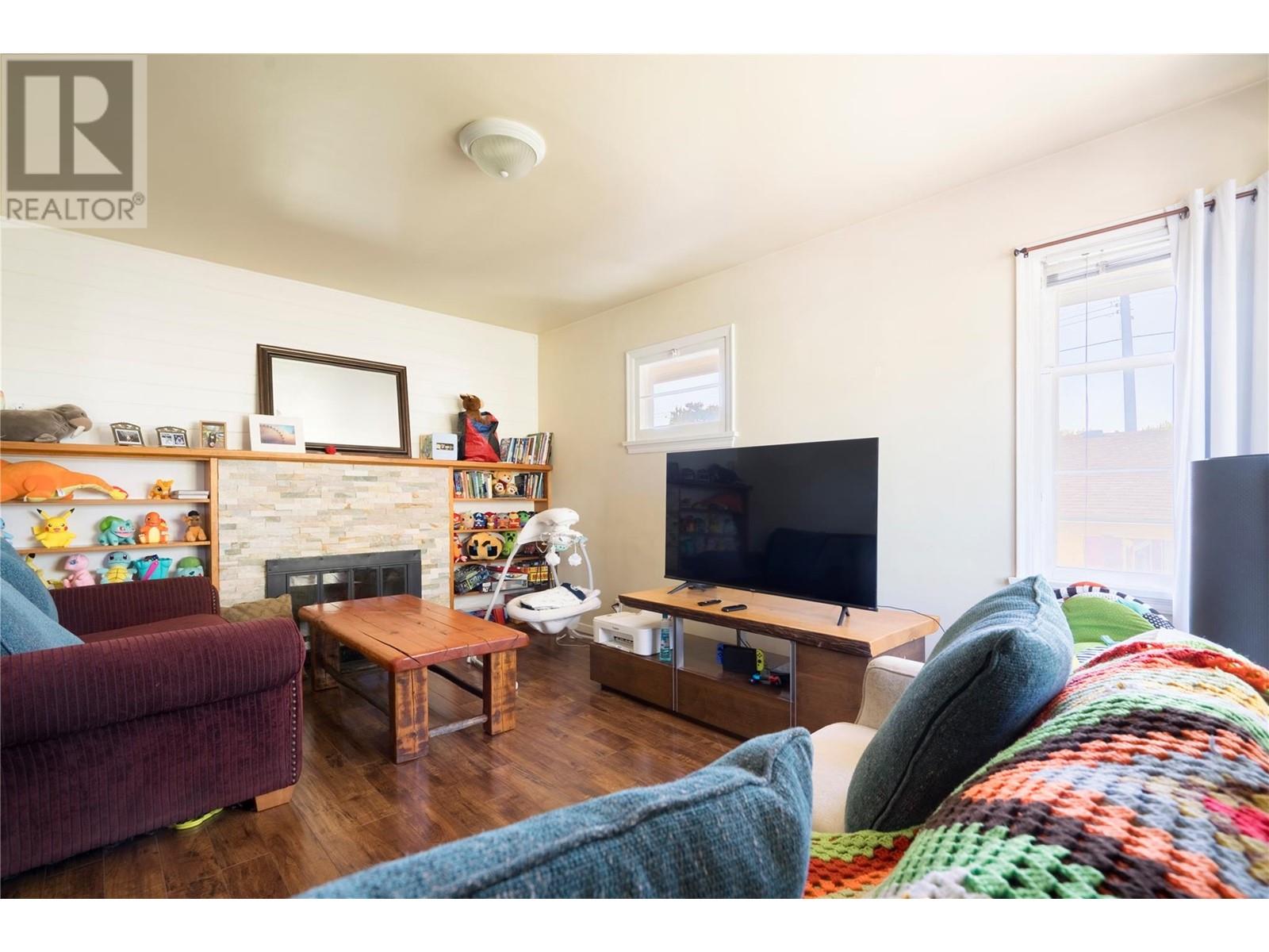 3095 Gordon Drive