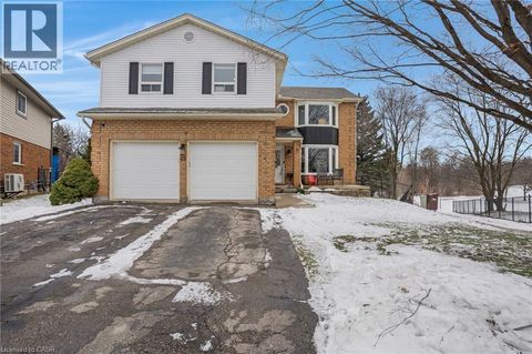 49 WYANDOTTE Court Kitchener ON N2A3H9