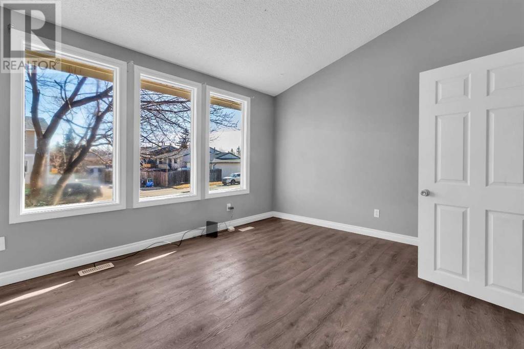 111 Pinemill Mews NE
