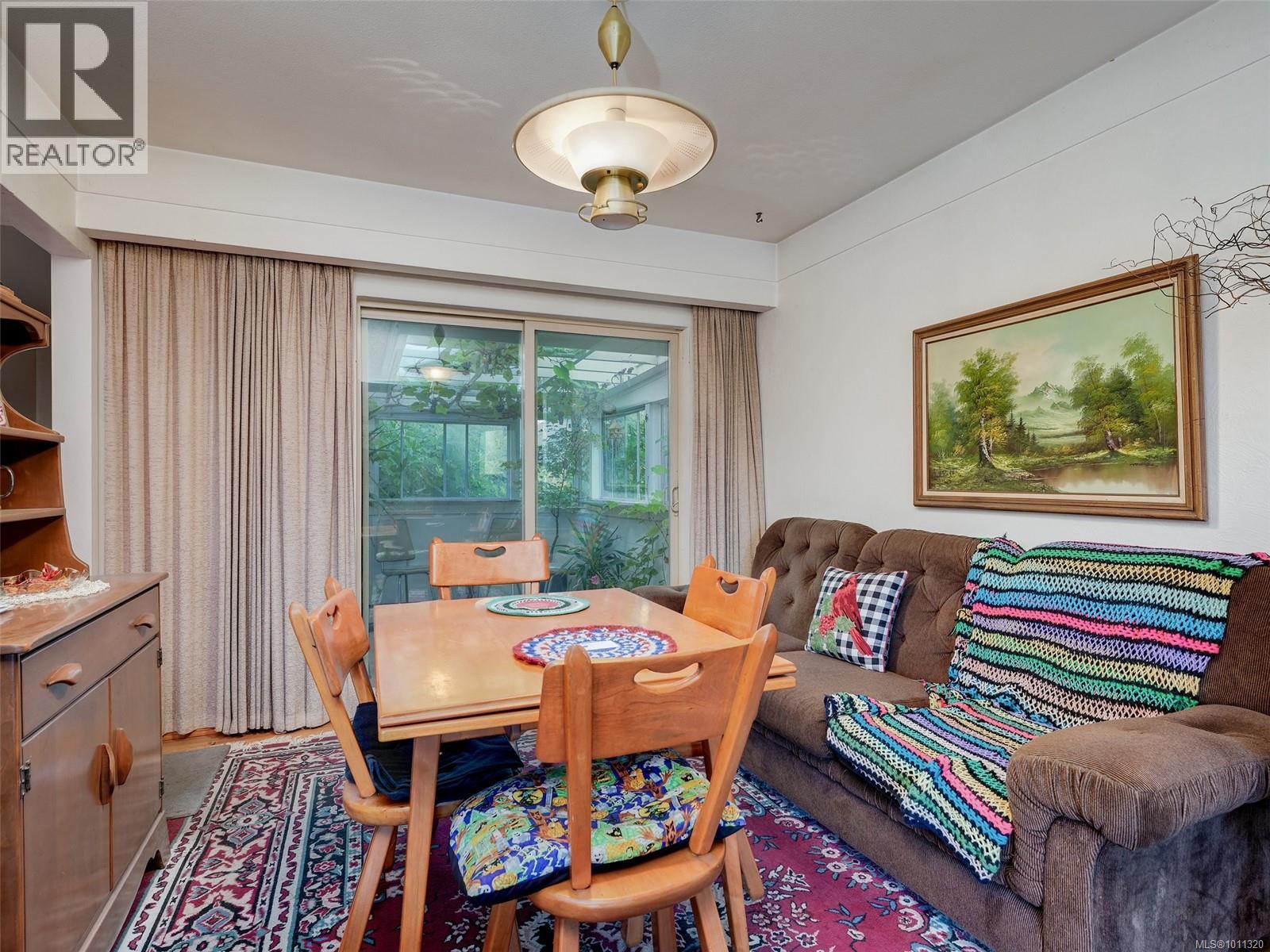 1611 Elm St