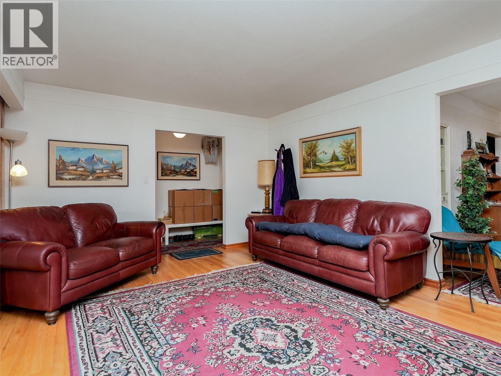 1611 Elm St