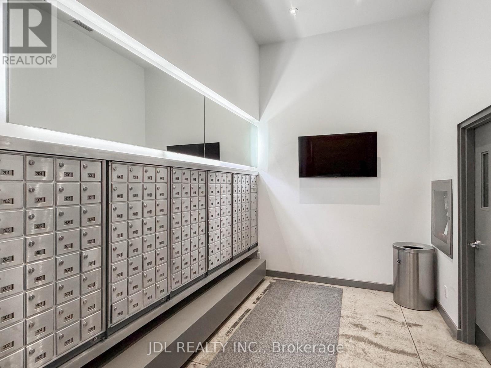 1607 - 22 WELLESLEY STREET E