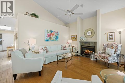 912 Lakes Blvd French Creek BC V9P2P8