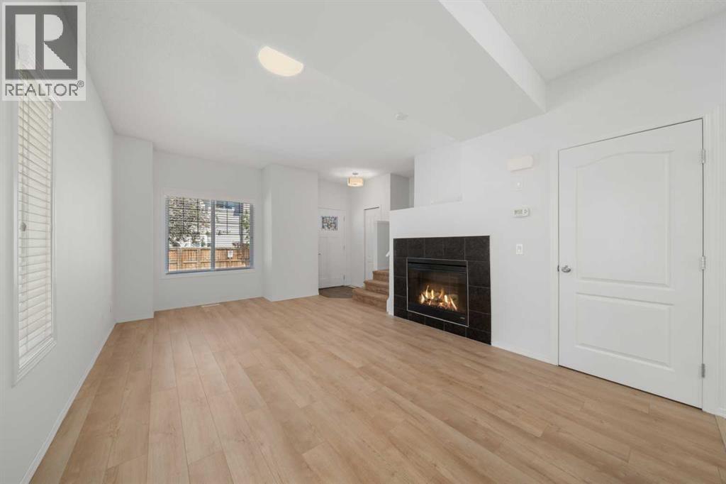 301 Strathaven Mews